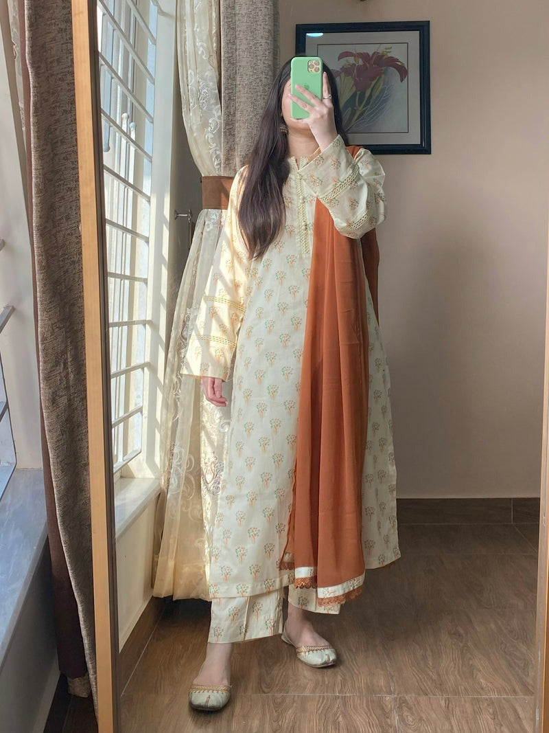 3 Piece - Lawn Stitched Suit - 012