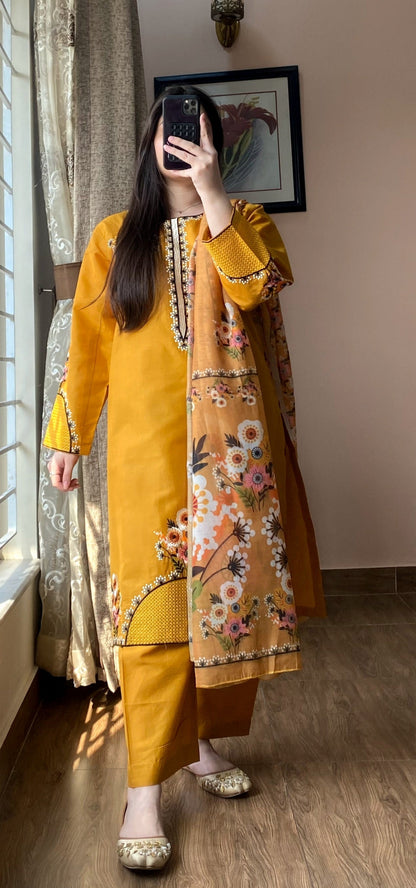 3 Piece Embroidered Cotton Lawn Stitched Dress -118