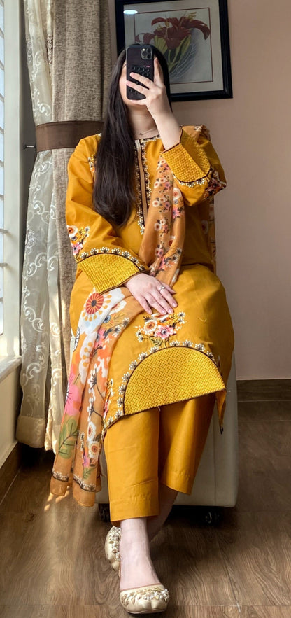 3 Piece Embroidered Cotton Lawn Stitched Dress -118