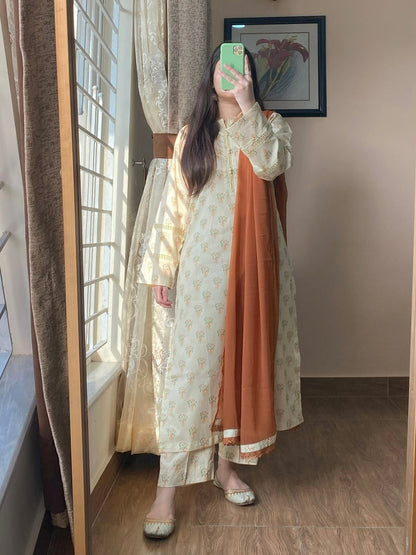 3 Piece - Lawn Stitched Suit - 012