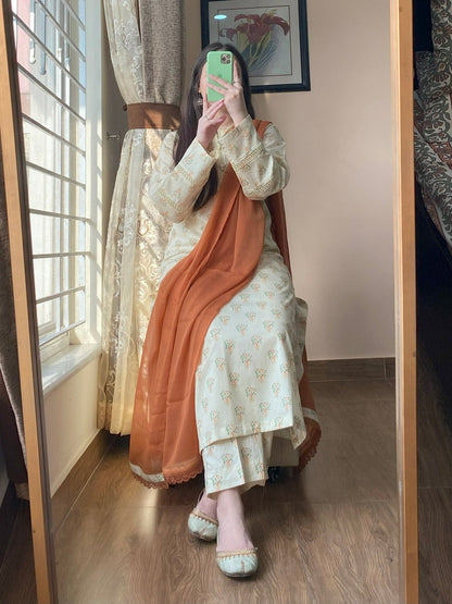 3 Piece - Lawn Stitched Suit - 012