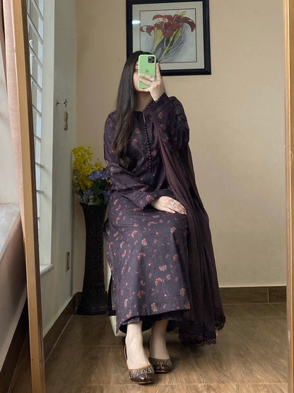 3 Piece- Lawn Stitched Suit - 11