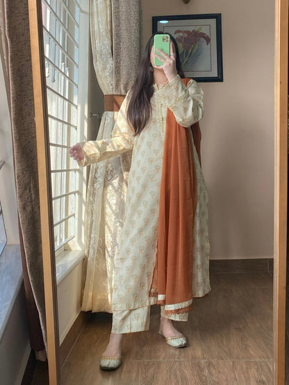 3 Piece - Lawn Stitched Suit - 012